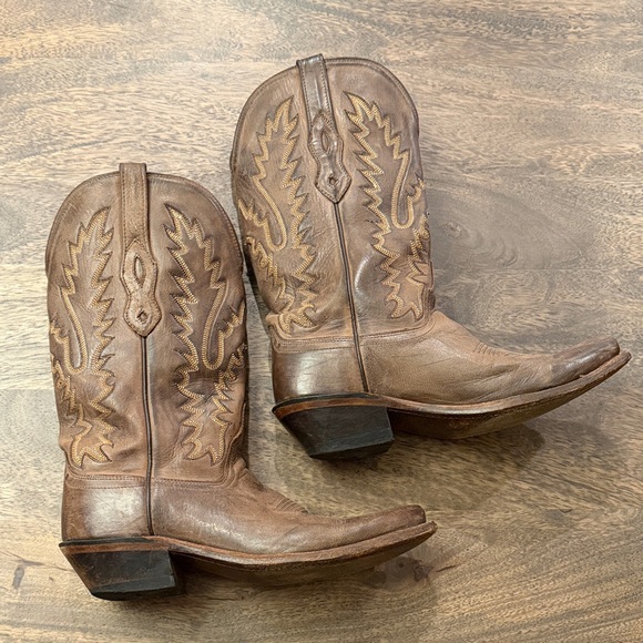 Old Wear Classic Brown Leather Cowboy Boots - Picture 3 of 5